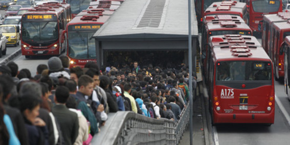 El uso de transporte público en Bogotá puede ser un verdadero caos. La aplicación TransmiSITP pretende ayudar a la comodidad de los usuarios bogotanos y  en un futuro a otros del país y de la región. 