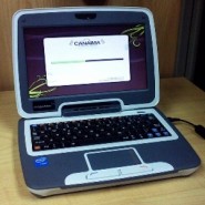 Ejemplo de una computadora Canaima que se reparte en centros educativos. 