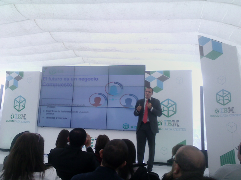 Juan Carlos Hincapié durante la presentación del nuevo data center de IBM en las afueras de Bogotá. 
