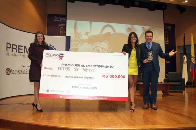 Premio emprendimiento por la inclusión: Maria Cristina de la Cuadra, Natalia Espitia y Jaime Esparza Rhénals 